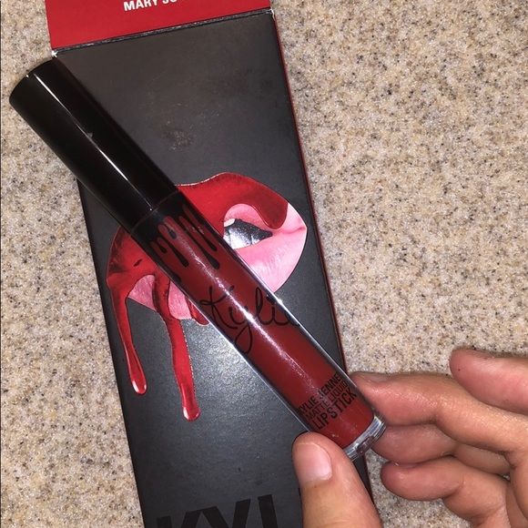 Kylie Jenner Mary Jo K lip kit!! - Picture 6 of 7